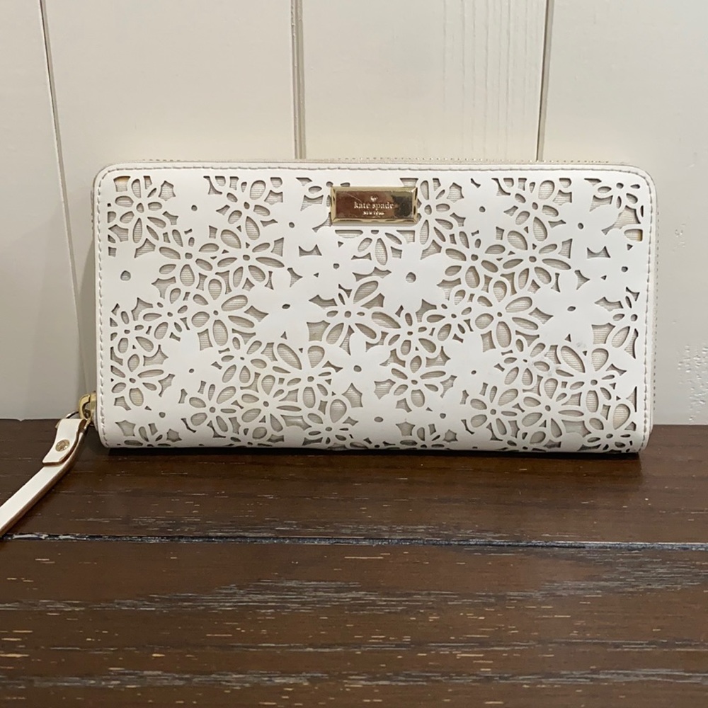 Kate spade white floral wallet